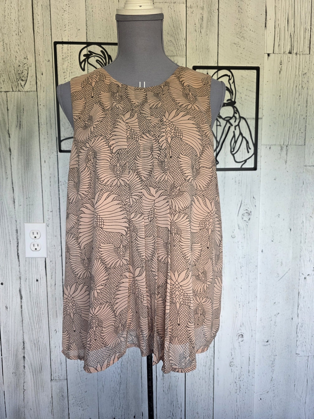 Vero Moda Abstract Print Sleeveless Blouse Size L Beige Tank Top